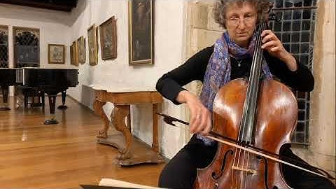 Rosanne Hunt performing Suite no. 2 in G major for solo cello - Gigue, J.S. Bach