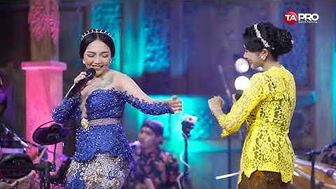 Ochi Alvira Ft. Syahiba Saufa - Edan Turun - Dangdut Campursari Version