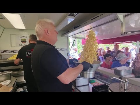 Franky en Coen helpen slachtoffers van raketaanval