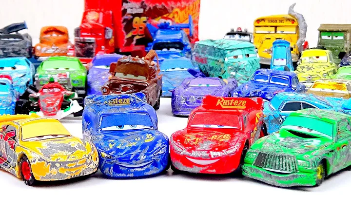 Crashed Cars Collection. Disney Cars Toys Lightnin...