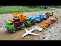 Mobil tronton panjang angkut penuh mobil mobilan, mobil crane, mobil uproad, kereta api Thomas