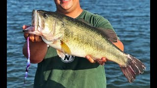 We went out for an hour in preparation the upcoming tournament this
weekend! i'd say caught some good ones on big ol' texas rigged 10"
worms! new? ple...