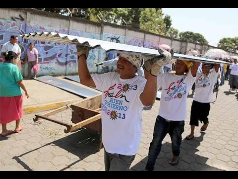 Régimen orteguista saca pecho con entrega de láminas de zinc