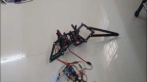 Robotic Lizard using five bar mechanisms