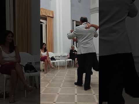Mirta Tiseyra y Ermanno Felli bailan un vals de Canaro a la Milonga Mate
