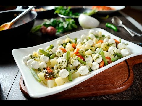 Video: Pastizio Con Ensalada De Verduras