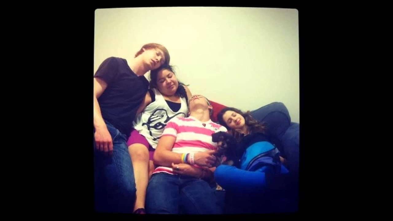 Ross lynch and laura marano sleeping Ross lynch and laura marano sleeping