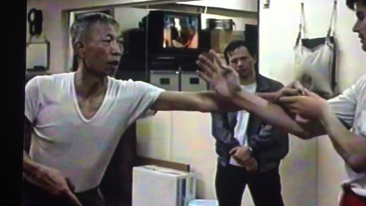 Wing Chun Training - Grandmaster Chu Shong Tin - Kicking