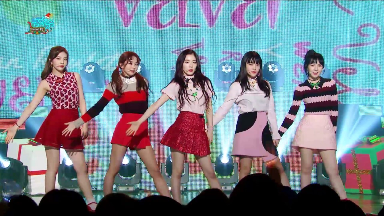 Red Velvet Russian Roulette 6th Member Outfit