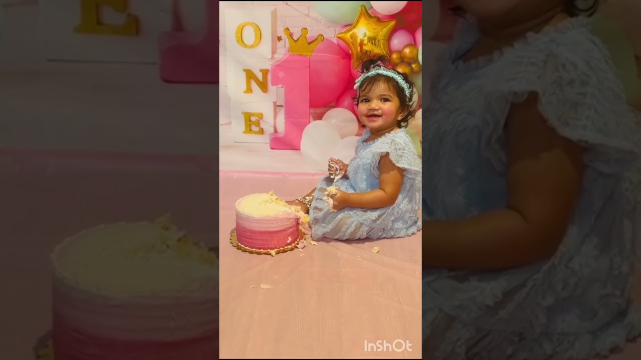 Vaamika's first birthday Cake Smash😍