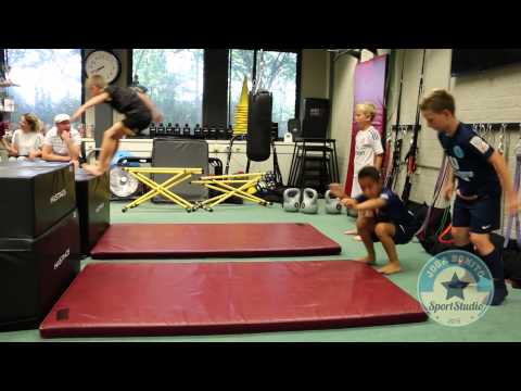 Voetbalopleiding - - -