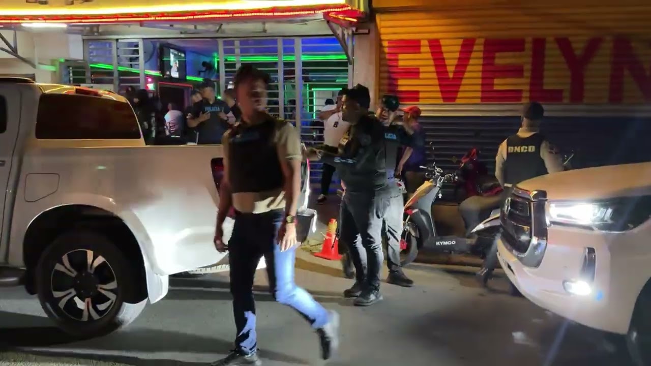 Operativo en conjunto Policía preventiva,anti ruidos,DICRIM, DNCD por negocios de bebidas 