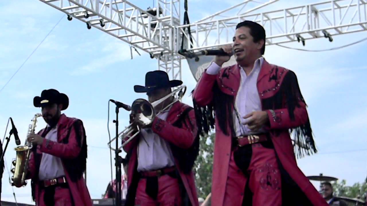 Banda Machos Raton Al Gato Y Al Raton- Banda Machos Plaza Garibaldi - YouTube
