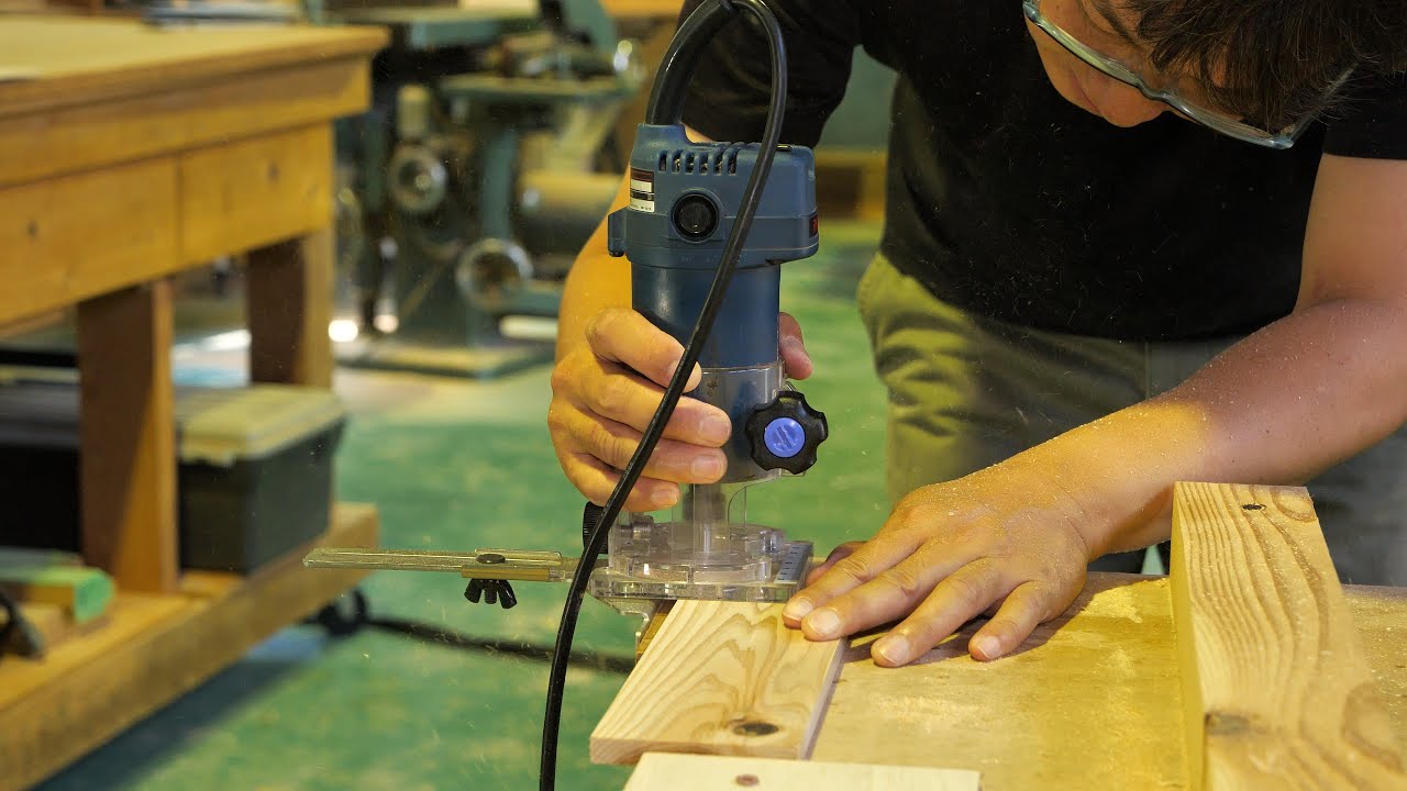 Японский мастер делает функциональную мебель всего из трёх досок