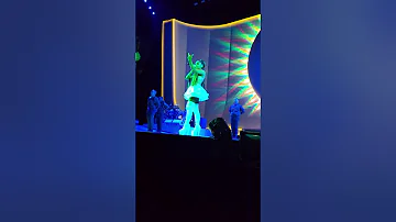 ARIANA GRANDE - FAKE SMILE - LIVE SWEETENER WORLD TOUR ATLANTA 11/19