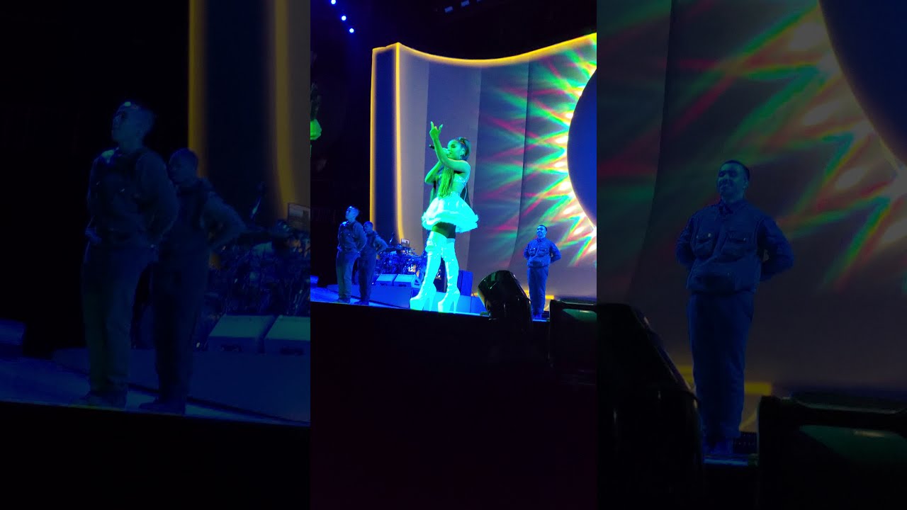 ARIANA GRANDE - FAKE SMILE - LIVE SWEETENER WORLD TOUR ATLANTA 11/19