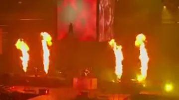 Skillet live - "Feel Invincible": WinterJam 2018-Memphis, TN