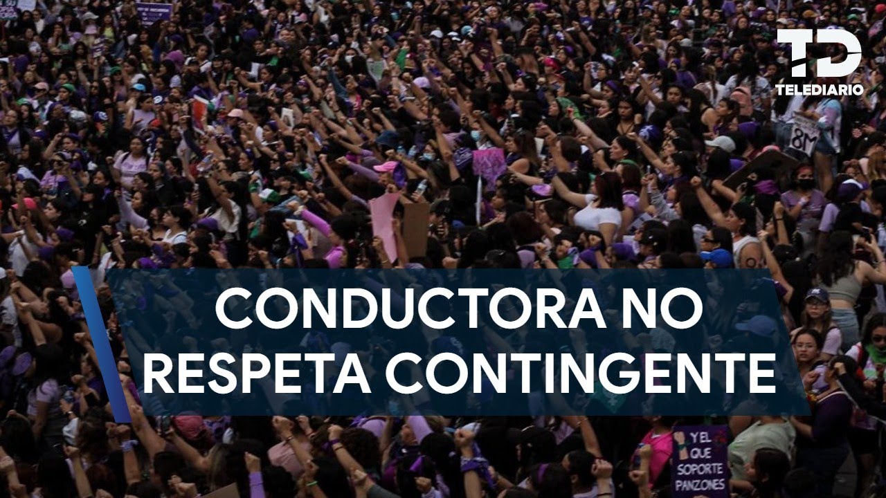 Conductora no respeta contingente en marcha del 8M en Monterrey - YouTube