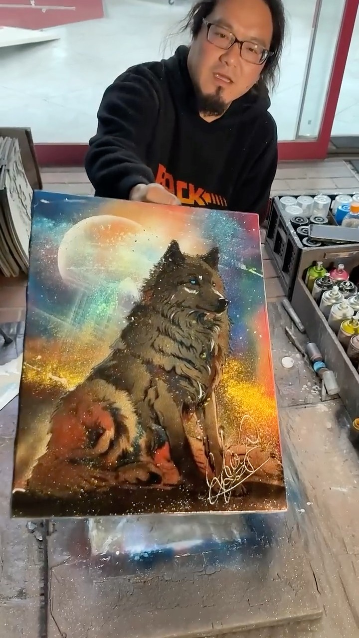 She asked him to spray paint this canvas.#スプレーアートエデン
