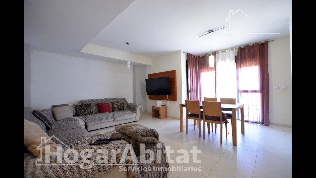 107MAR140 ADOSADO AMPLIO Y LUMINOSO CON GARAJE Y BALCÓN