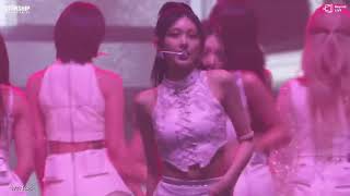 IVE 아이브 performs 'Blue Blood' in their 1st World Tour (Show What I Have) in Seoul Day 2 Resimi