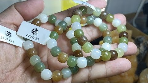 686k 1 chiếc vòng tay ngọc hoa điền rất đẹp 😍 có giấy kiểm định kèm theo