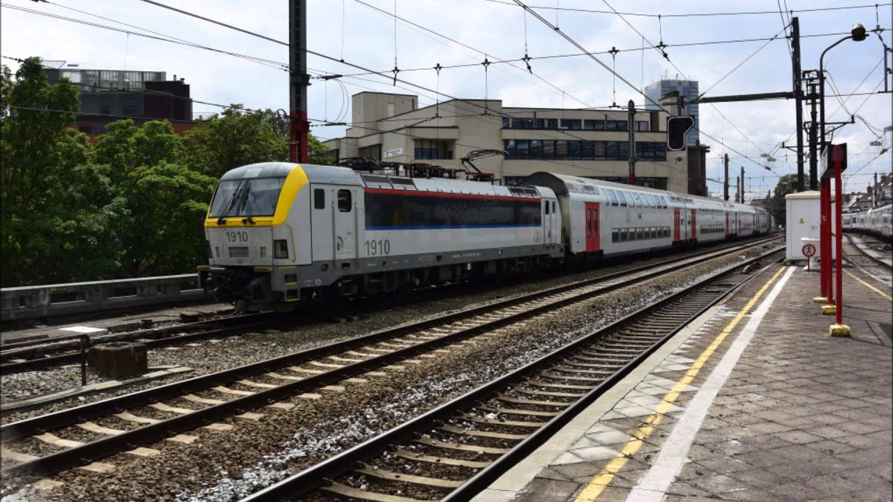Treinen in Brussel Kapellekerk ~ Trains à Bruxelles Chapelle