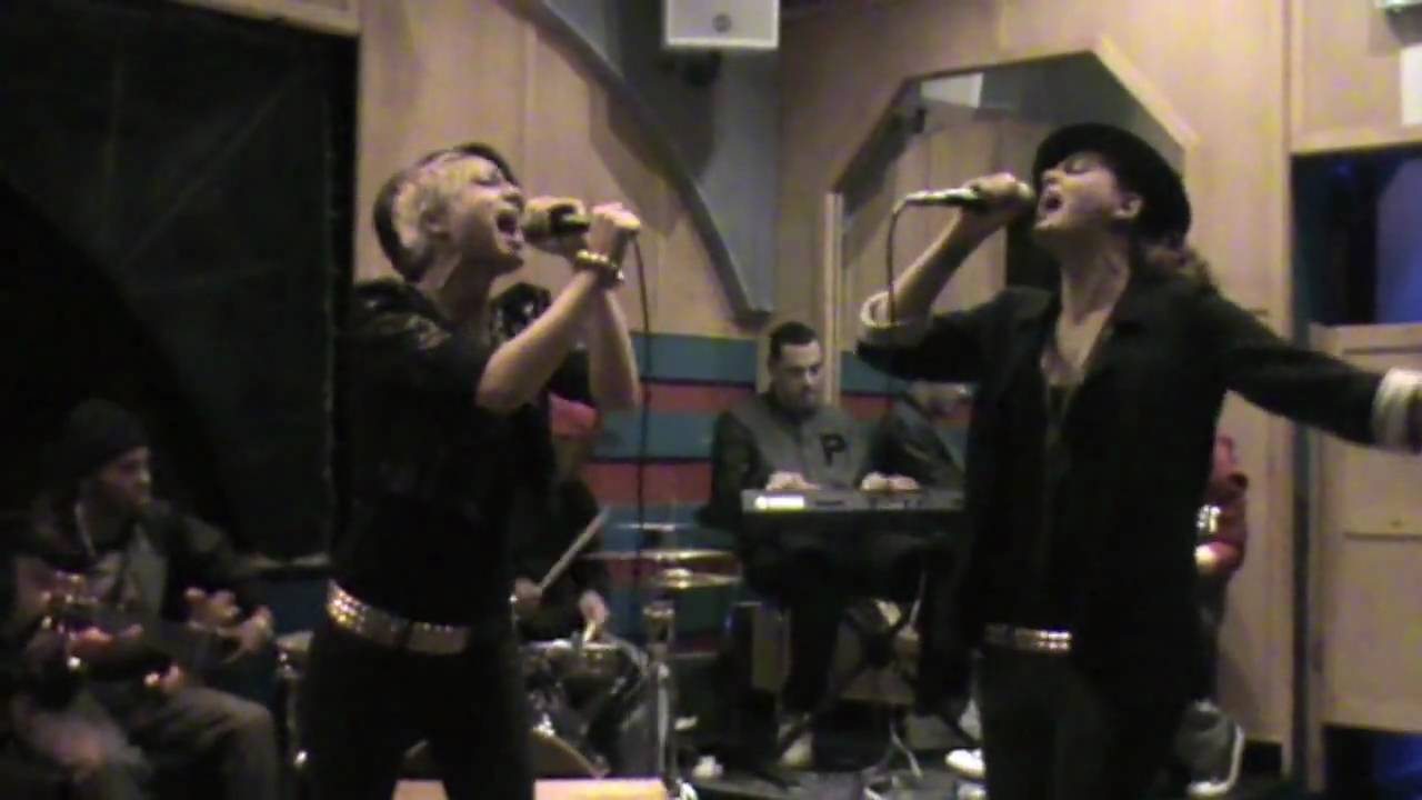 RED N PINK @ GET FMAILYAR