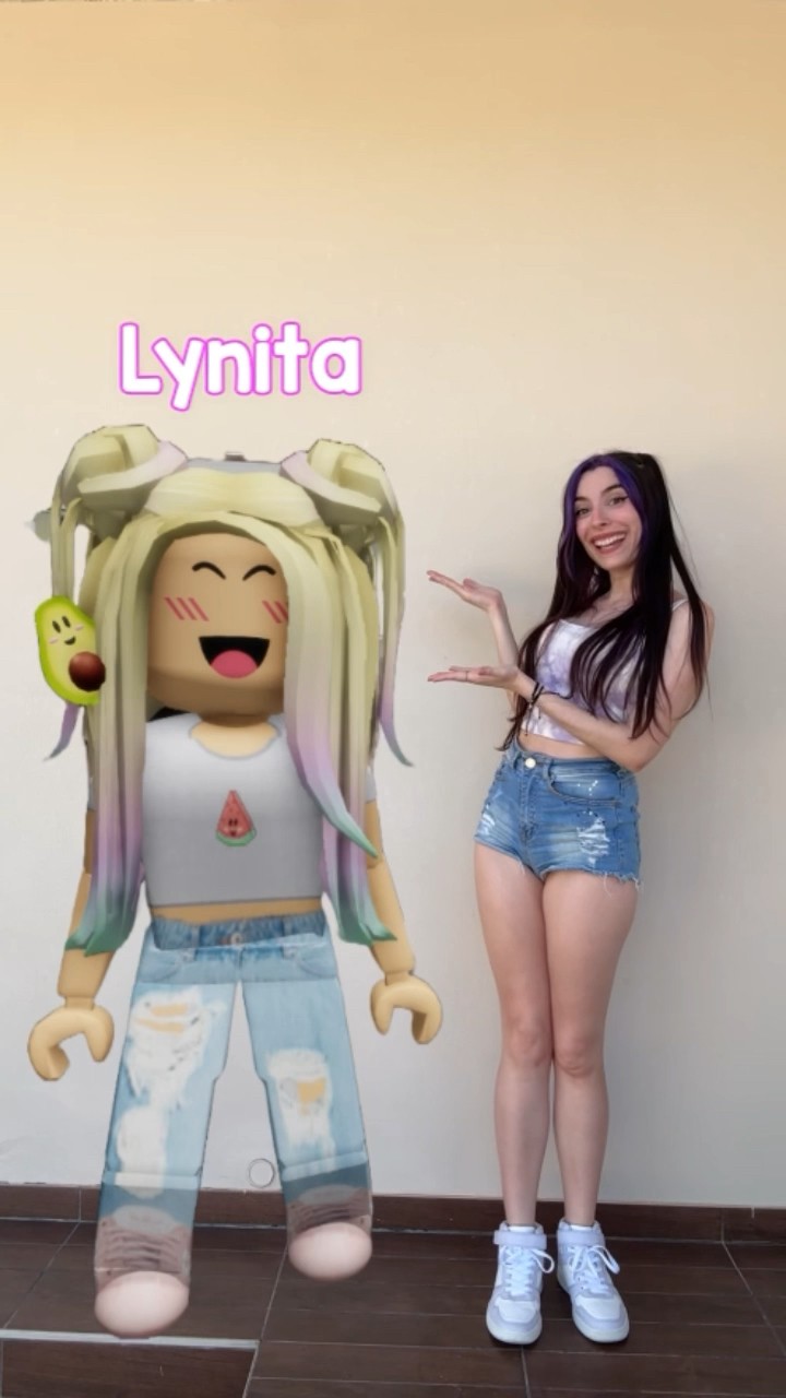 HOW TALL ARE MY ROBLOX CHARACTERS?