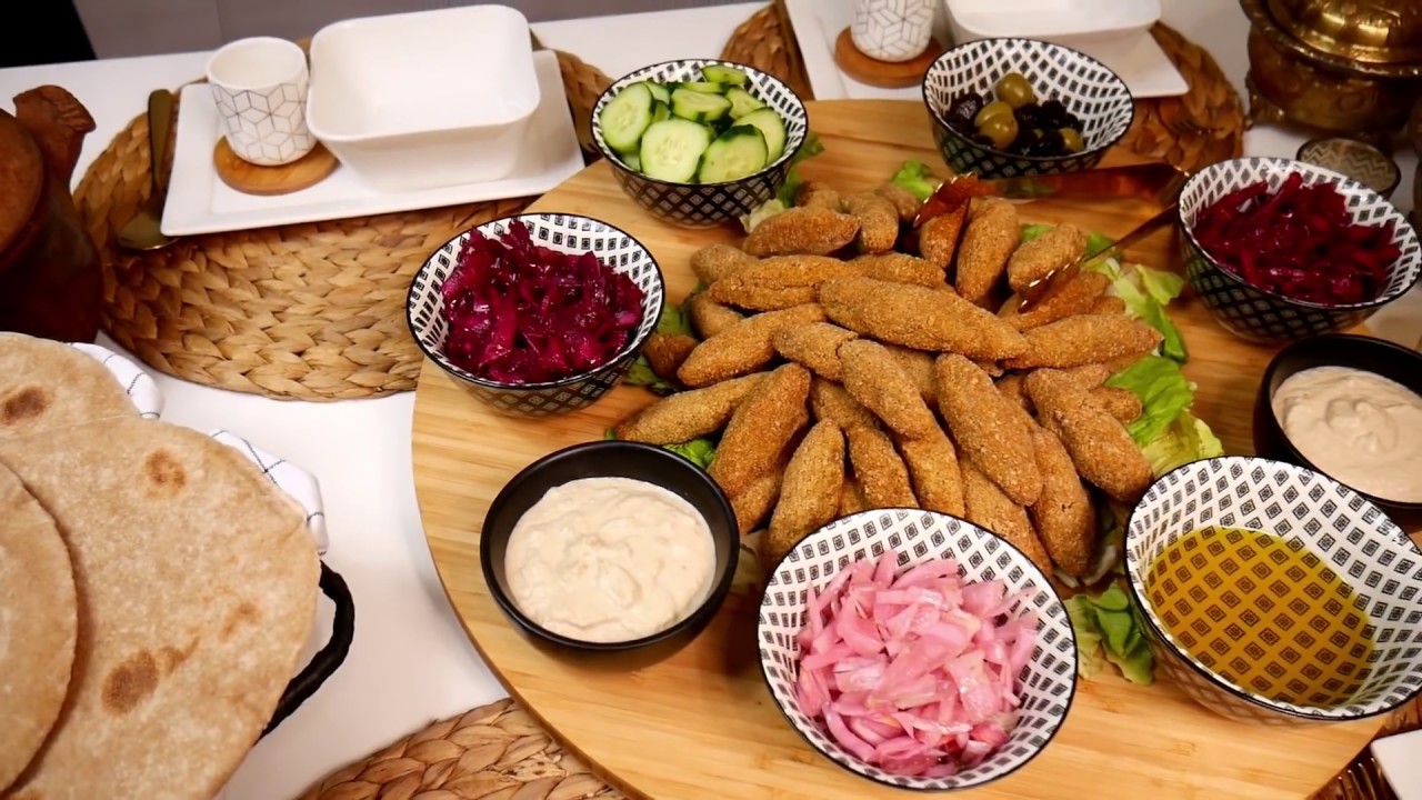 الفلافل بالاعشاب🤔 الخبز العربي/ صلصلة نباتية/ شوربة العدس والقرع