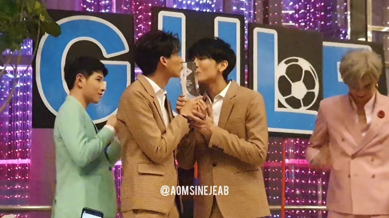 Mew & Gulf รวมพลแฟนคลับ หลังจบงานรับรางวัล Line TV @สยามพารากอน 19/02/2020