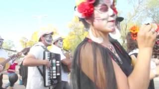 DIA DE LOS MUERTOS MARIGOLD PARADE