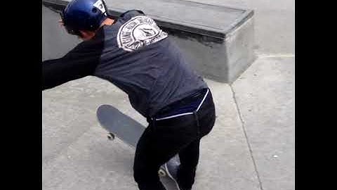 Switch Frontside 360 Kickflip