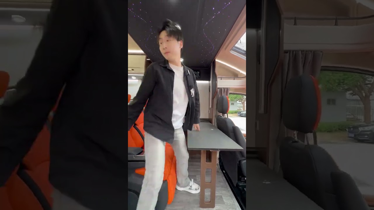 A brand new elegant color scheme is available, paired with a four-seat layout 