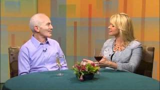 Leslie Sbrocco talks with Amici's owner Peter Cooperstein