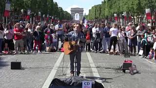 Video thumbnail of "Lasciatemi cantare - Toto Cutugno (cover by Yuri Menna on the Champs Elysees on July 14th.)"