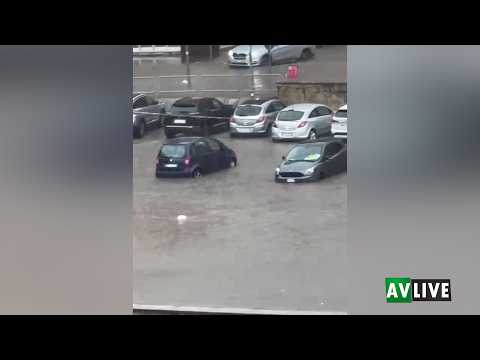 Nubifragio su Avellino, allagato il parcheggio di Piazza Kennedy