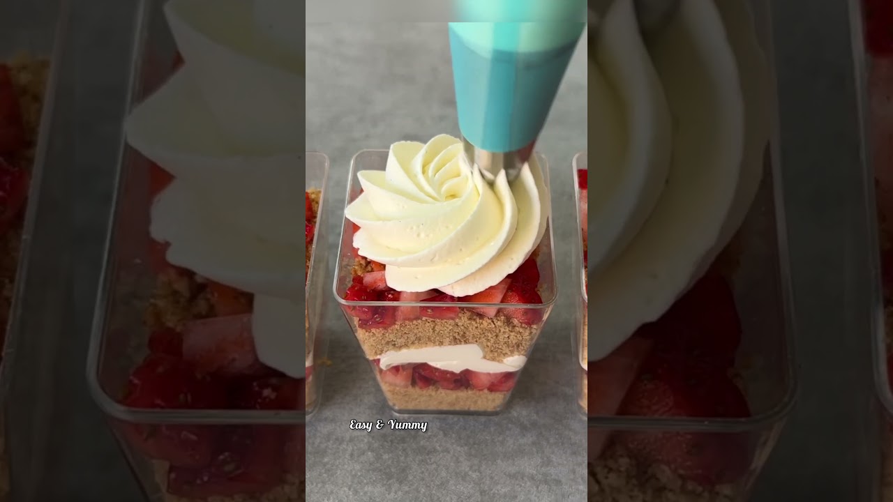 Easy strawberry dessert cups! Full recipe in videos!