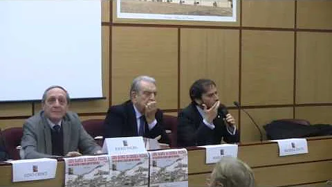Qual'è l'antico dio egizio rappresentato con un falco?