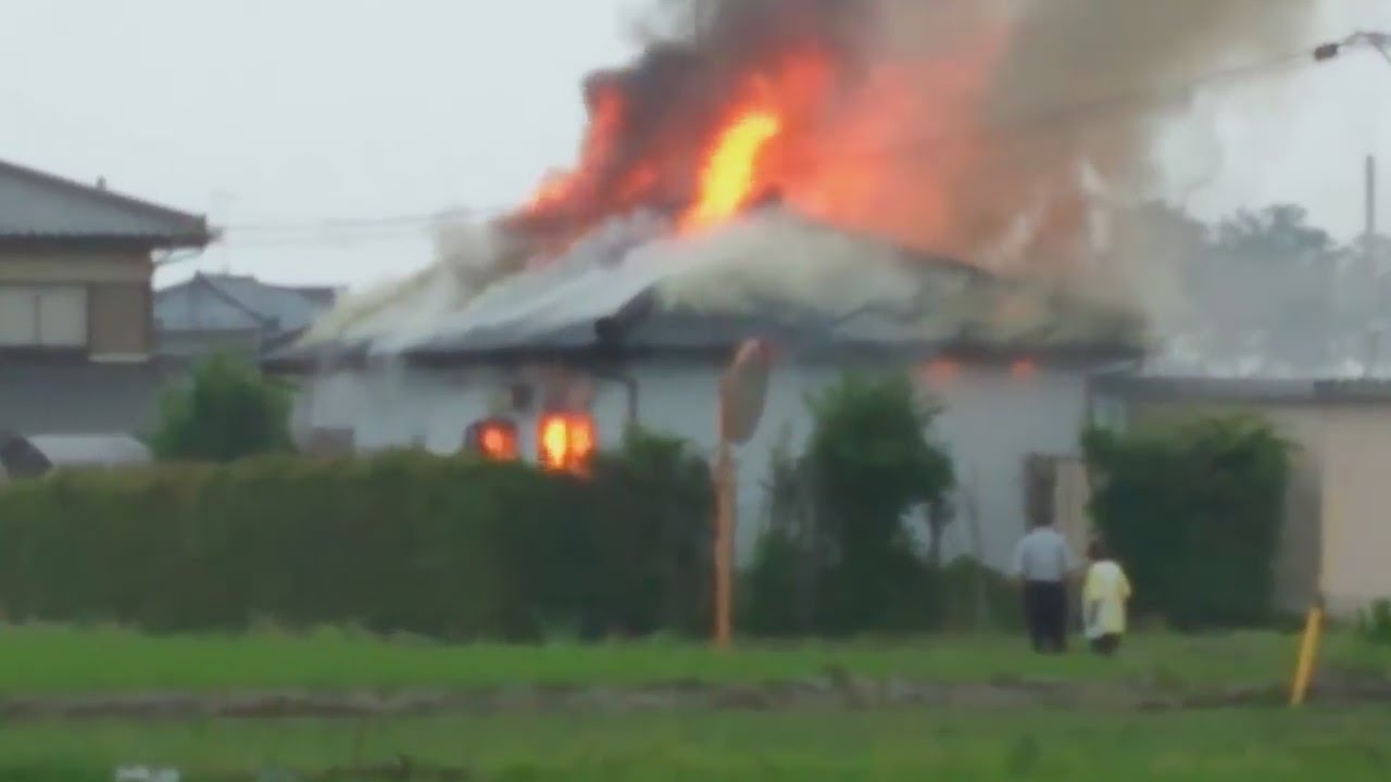 加須市北川辺の民家火災　H28年 ６月７日午前６時１５分ごろ - YouTube