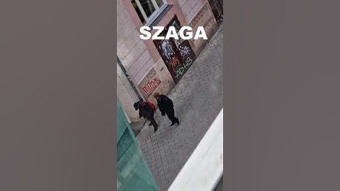 Magasröptű beszélgetés a belvárosban