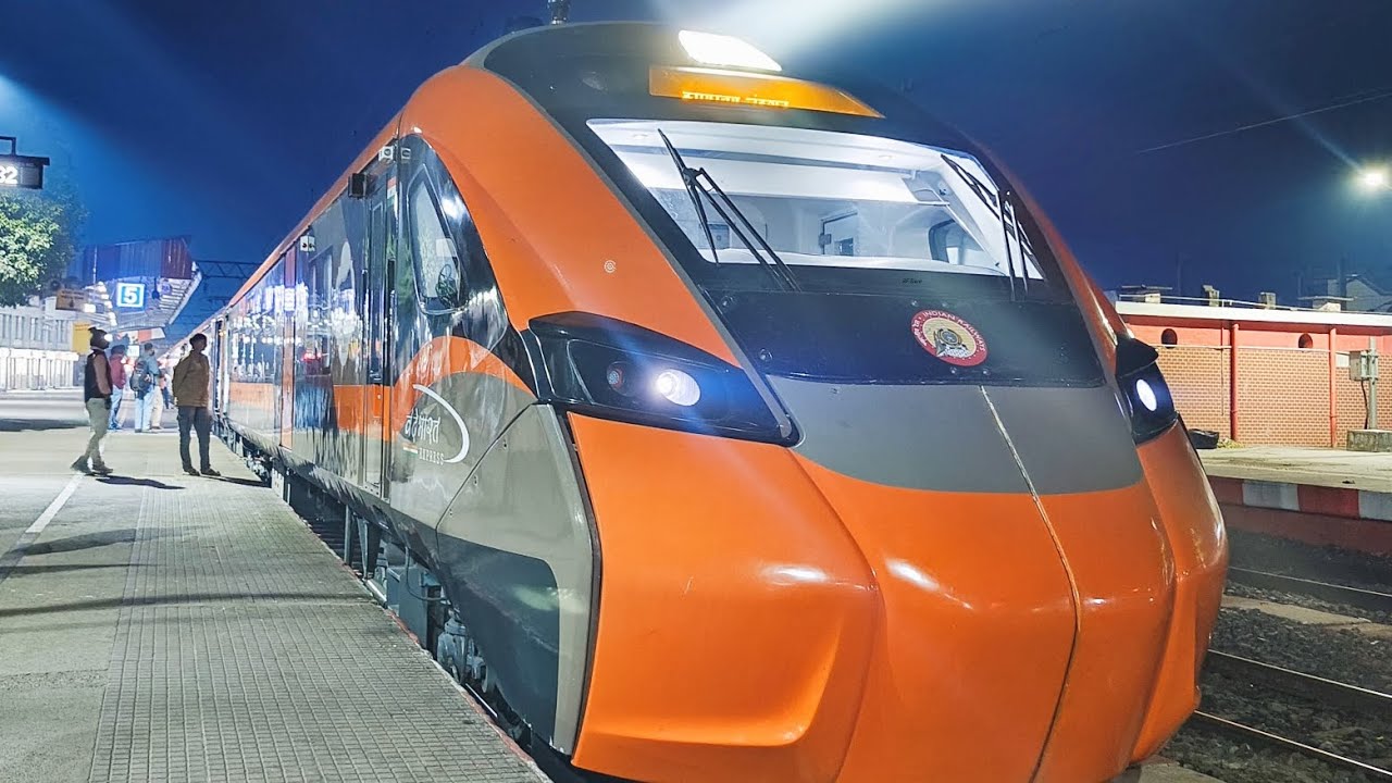 12828 DOWN PURULIA - HOWRAH SUPERFAST EXPRESS platform No. 02