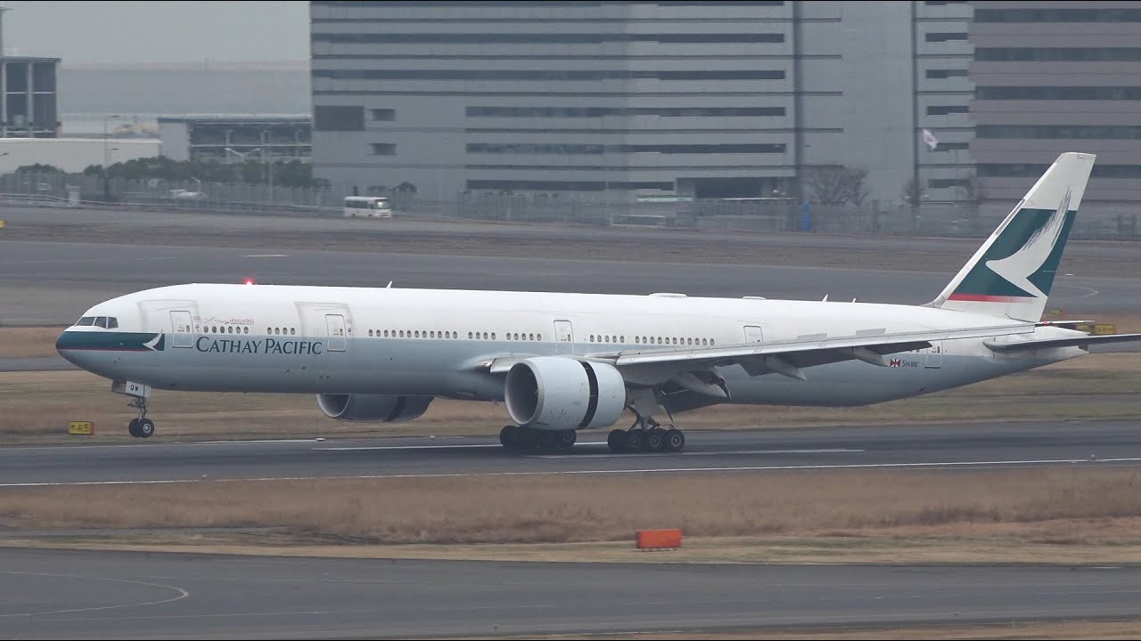 Cathay Pacific Boeing 777-300ER B-KQW Landing at HND 34L - YouTube