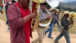 Banda Santa Cecilia de Moyotepec de Juárez Gro. EN ACCIÓN - ah pero que P3RR0N tocan estos señores