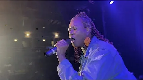 Victoria Swindle Takes On Mariah Carey 's"Vision O...