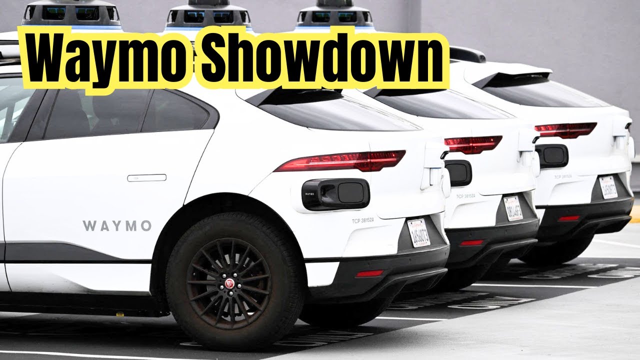 I witnessed a Waymo showdown in Downtown Austin! 🤖🚙 POV - YouTube