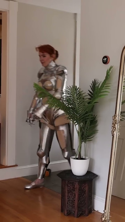 Saat kamu harus mengenakan pakaian termahalmu 💅