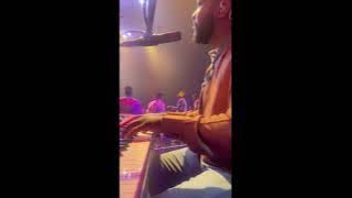 Unguthixo.||Joyous Celebration||Siyanqoba Mthethwa