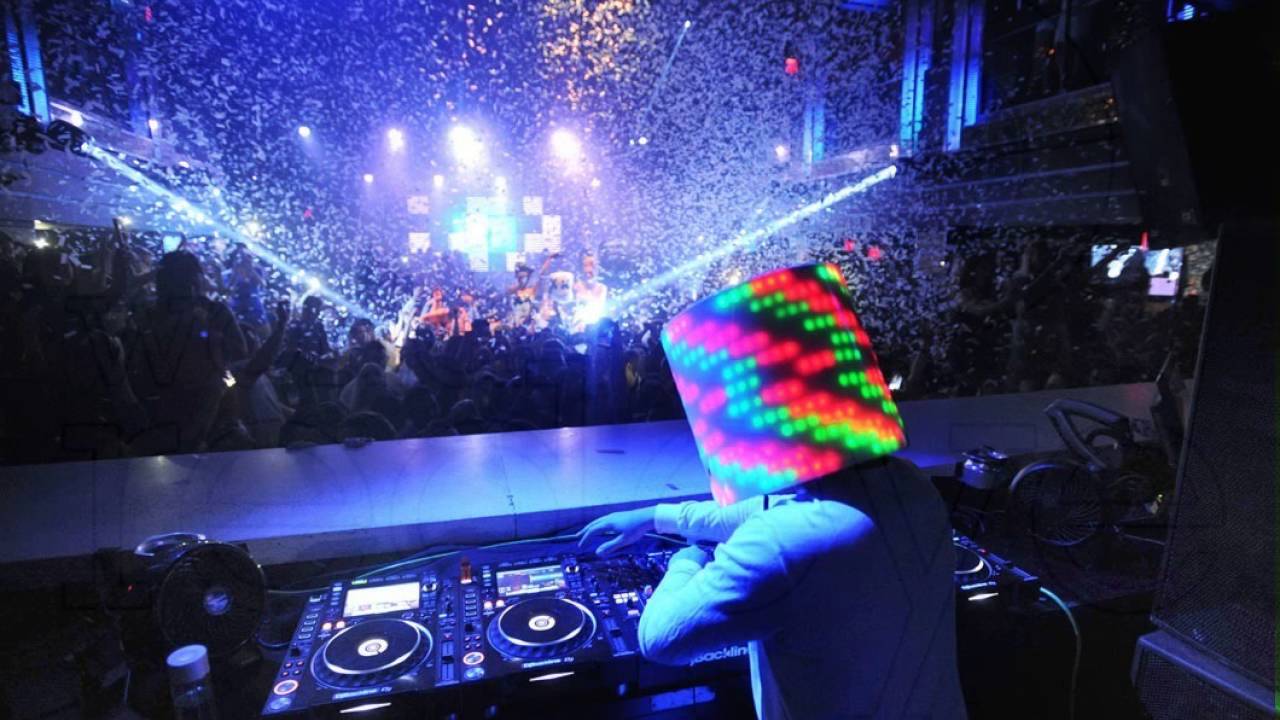 Marshmello I Can Fly (LIVE) YouTube