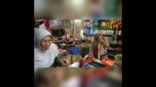 Joget Saat Belanja Di Toko Amanah